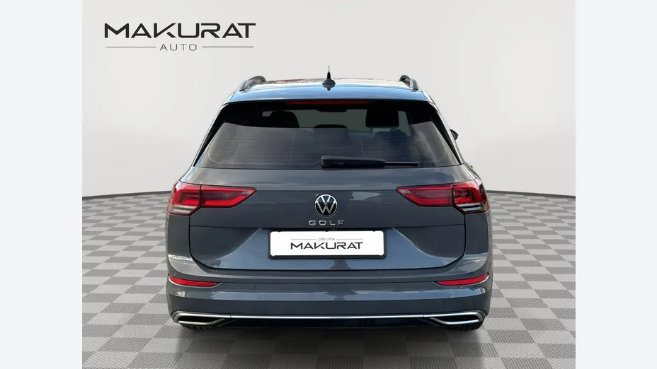 VOLKSWAGEN Golf -