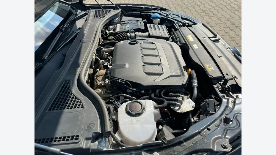 VOLKSWAGEN Passat -