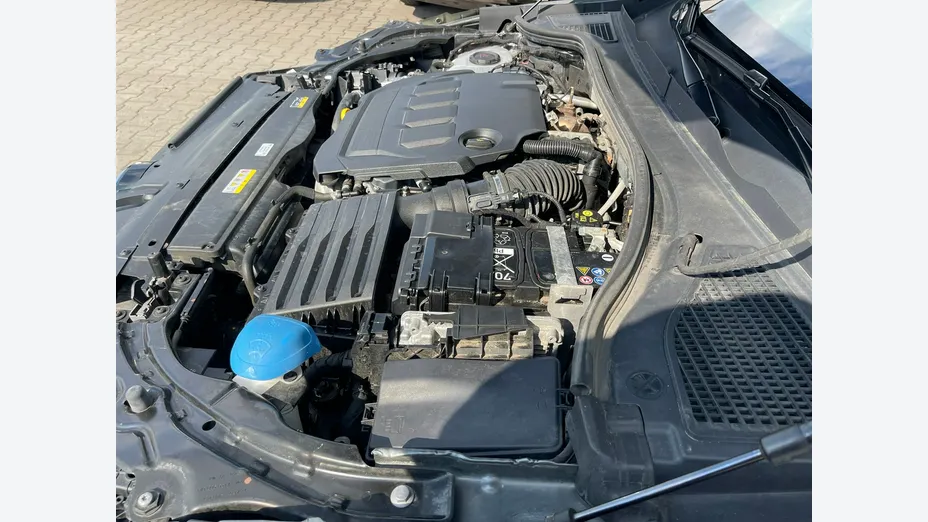 VOLKSWAGEN Passat -