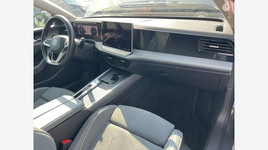 VOLKSWAGEN Passat -
