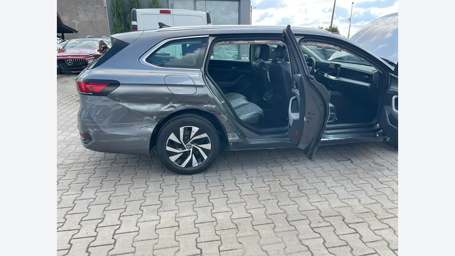 VOLKSWAGEN Passat -