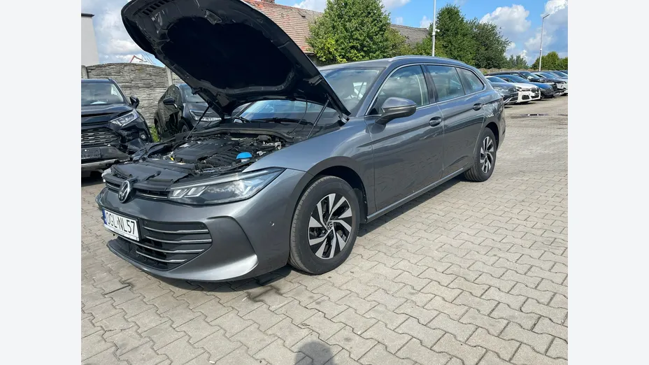 VOLKSWAGEN Passat -
