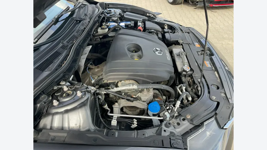 MAZDA 6 -