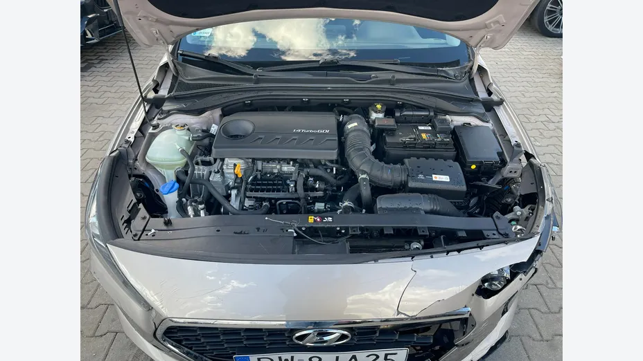 HYUNDAI i30 -