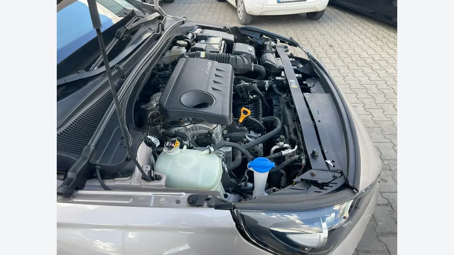 HYUNDAI i30 -