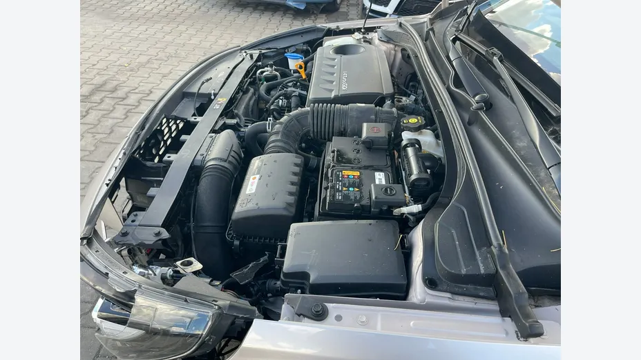 HYUNDAI i30 -