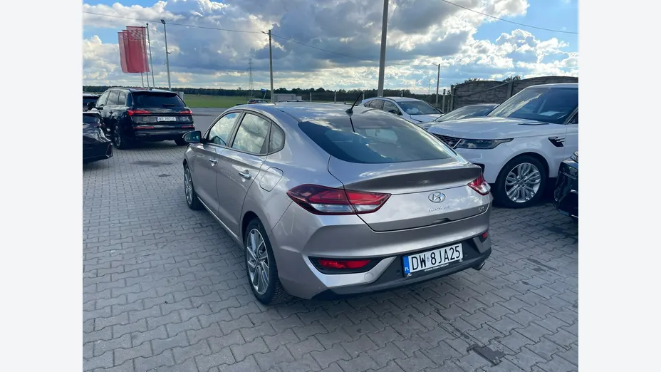 HYUNDAI i30 -