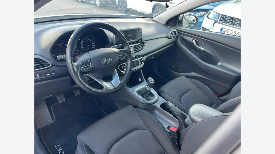 HYUNDAI i30 -