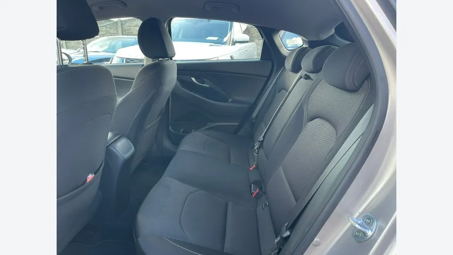 HYUNDAI i30 -