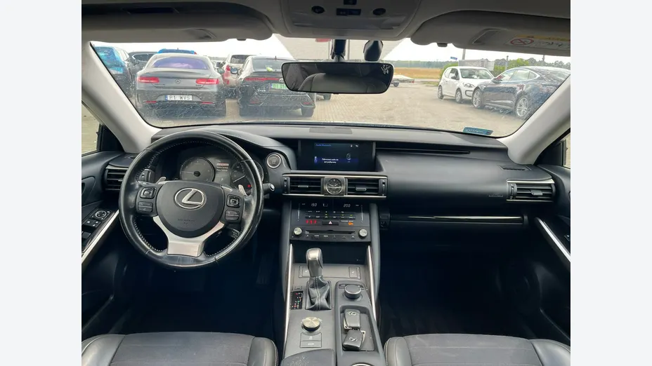 LEXUS IS -
