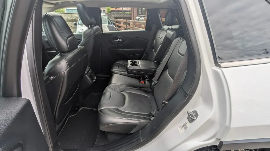JEEP Cherokee -