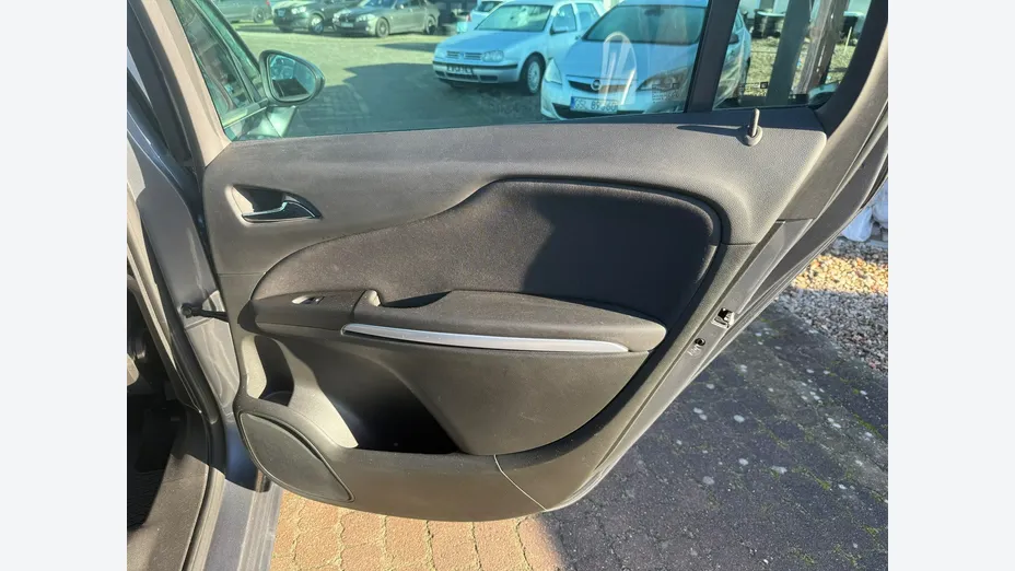 OPEL Zafira -