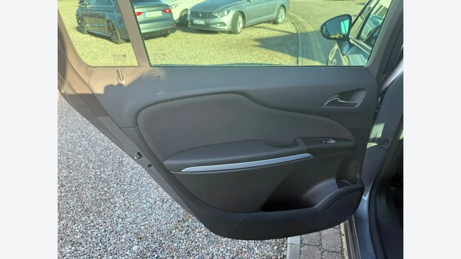 OPEL Zafira -