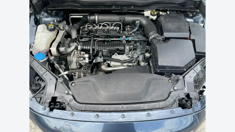 VOLVO V40 -
