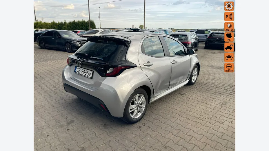 TOYOTA Yaris -