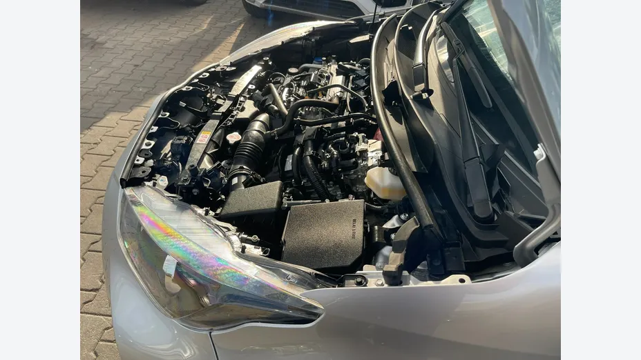 TOYOTA Yaris -