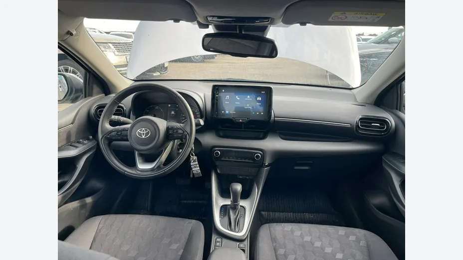 TOYOTA Yaris -