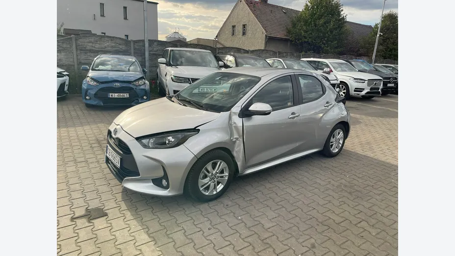 TOYOTA Yaris -