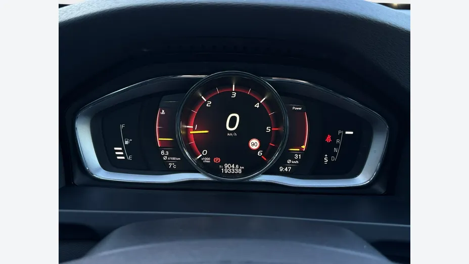 VOLVO V60 -