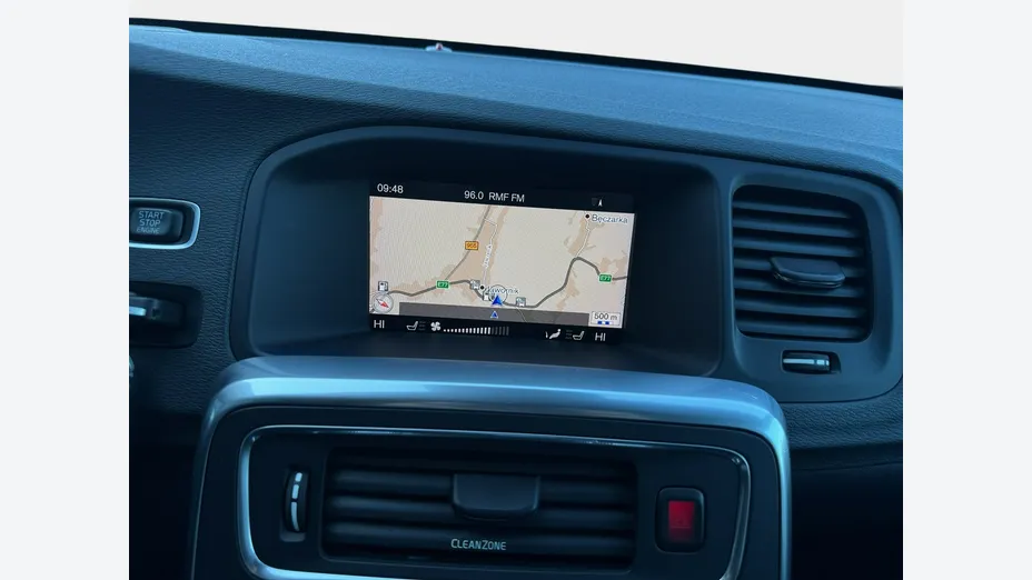 VOLVO V60 -