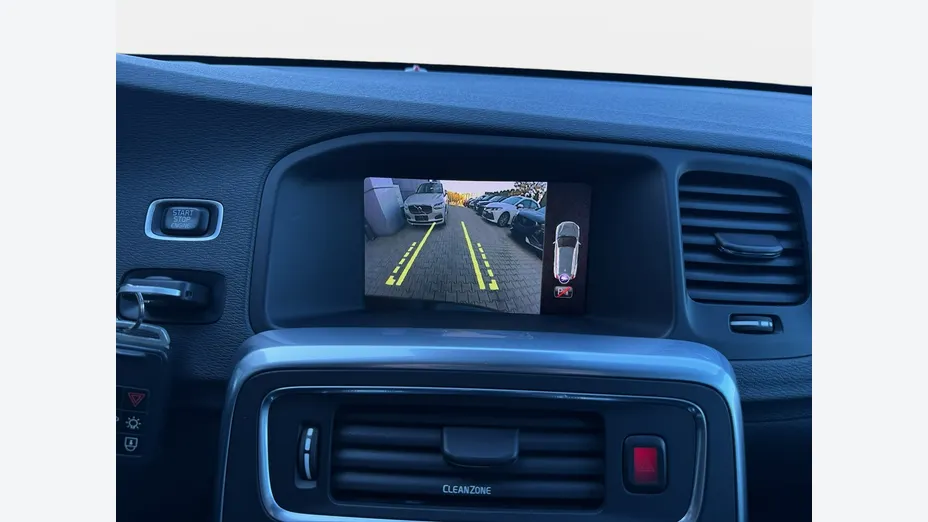 VOLVO V60 -