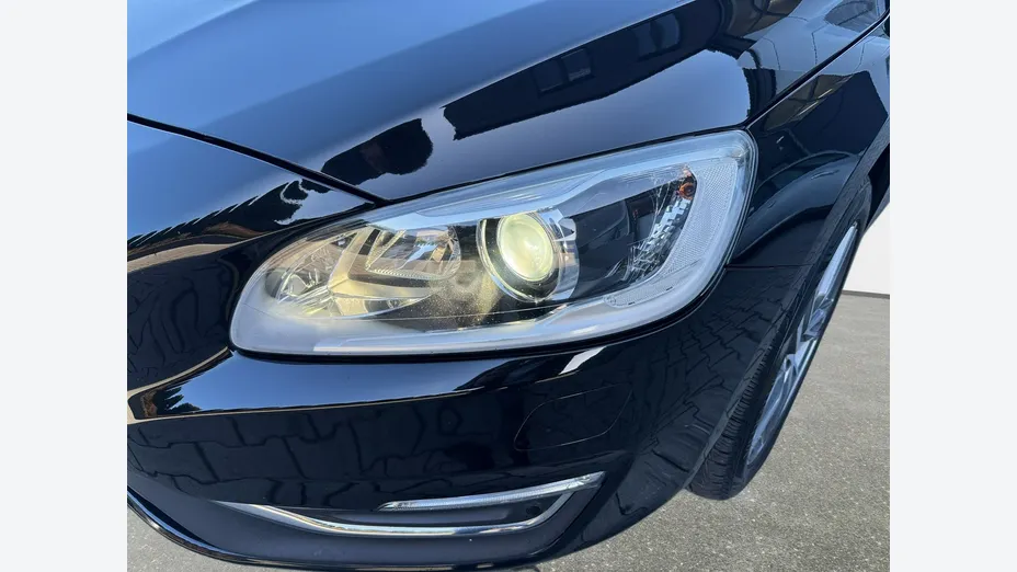 VOLVO V60 -