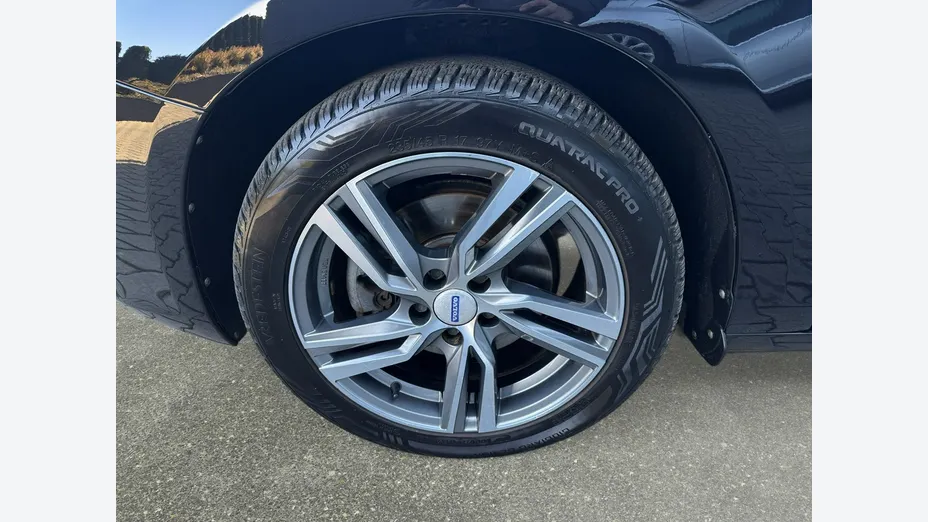 VOLVO V60 -