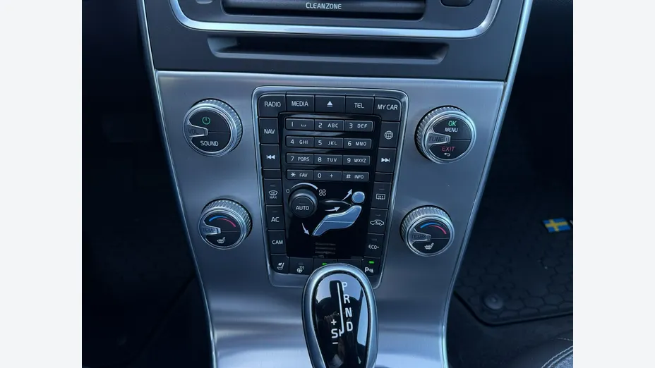 VOLVO V60 -