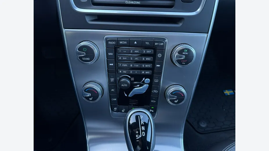 VOLVO V60 -