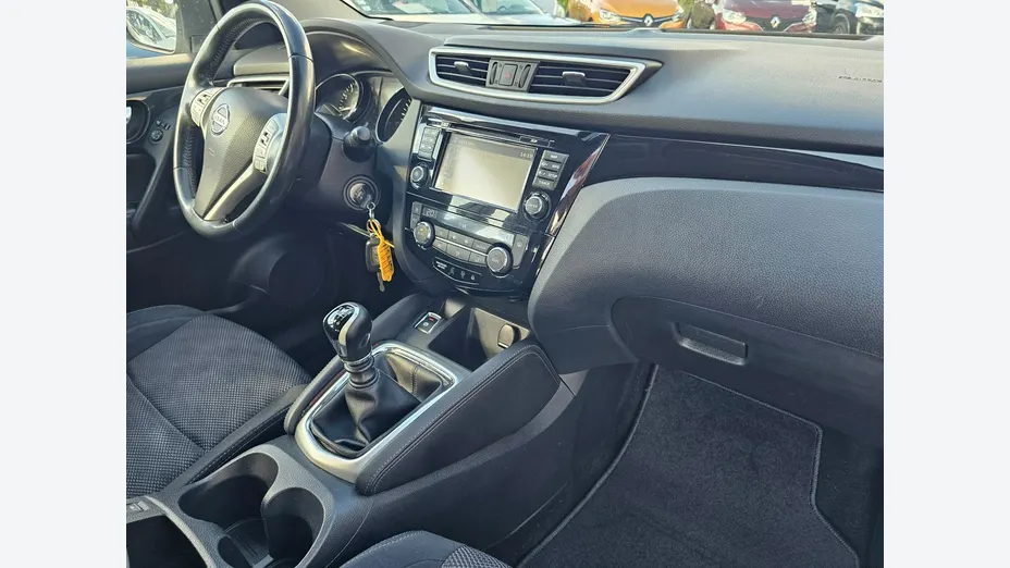 NISSAN Qashqai -