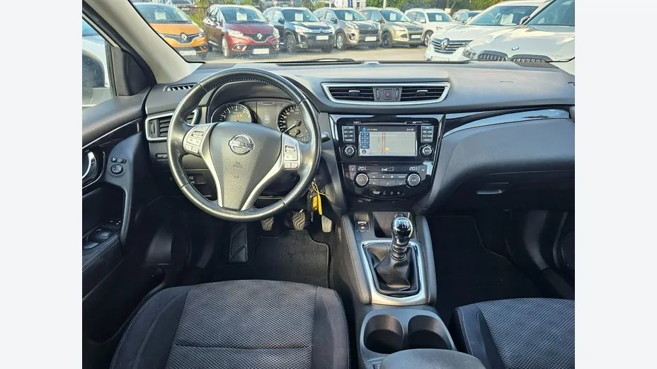 NISSAN Qashqai -