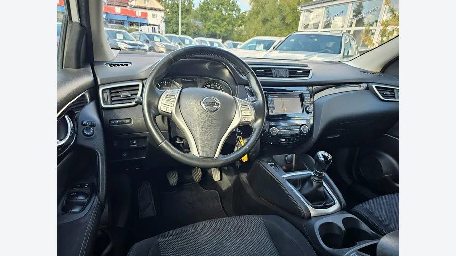 NISSAN Qashqai -