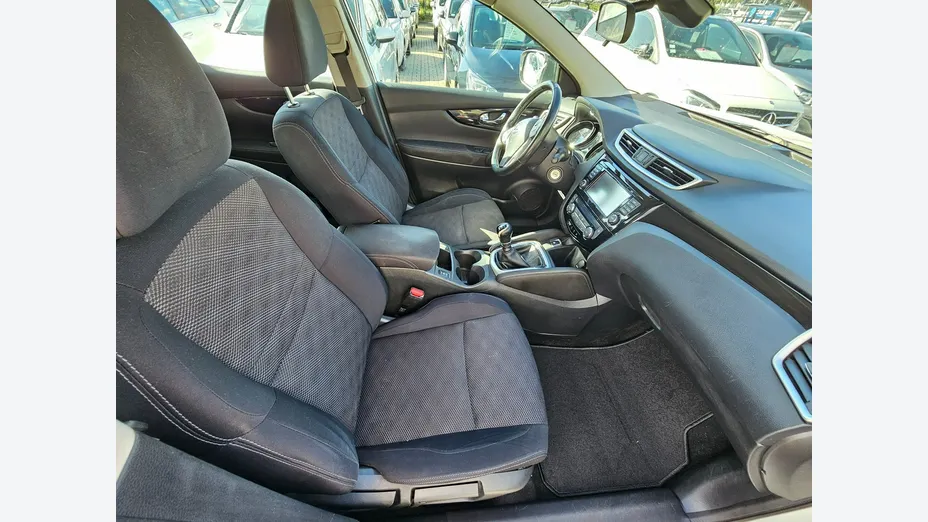 NISSAN Qashqai -
