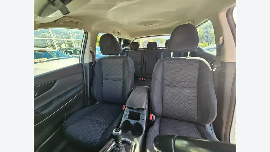 NISSAN Qashqai -