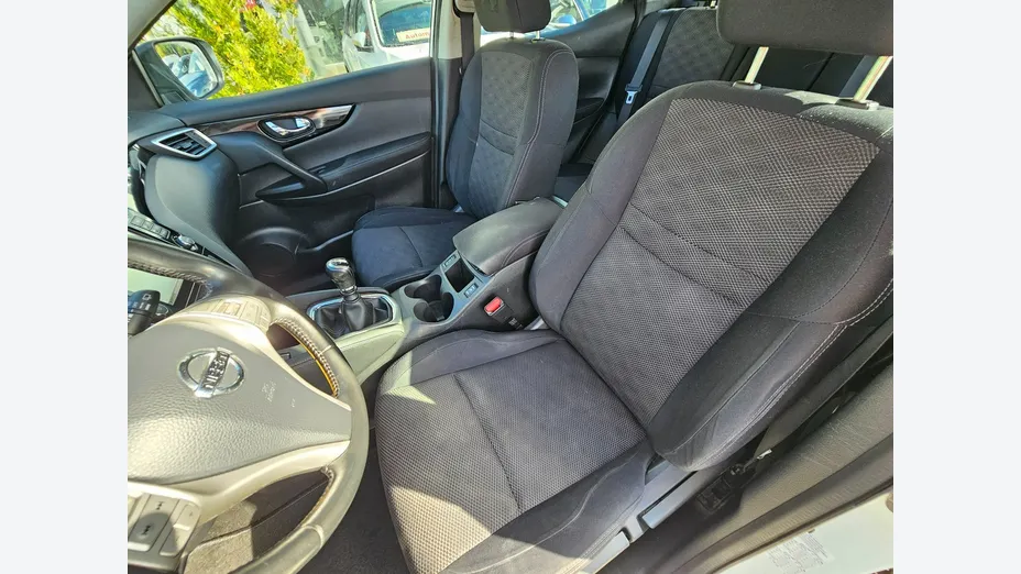 NISSAN Qashqai -