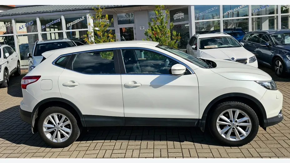 NISSAN Qashqai -