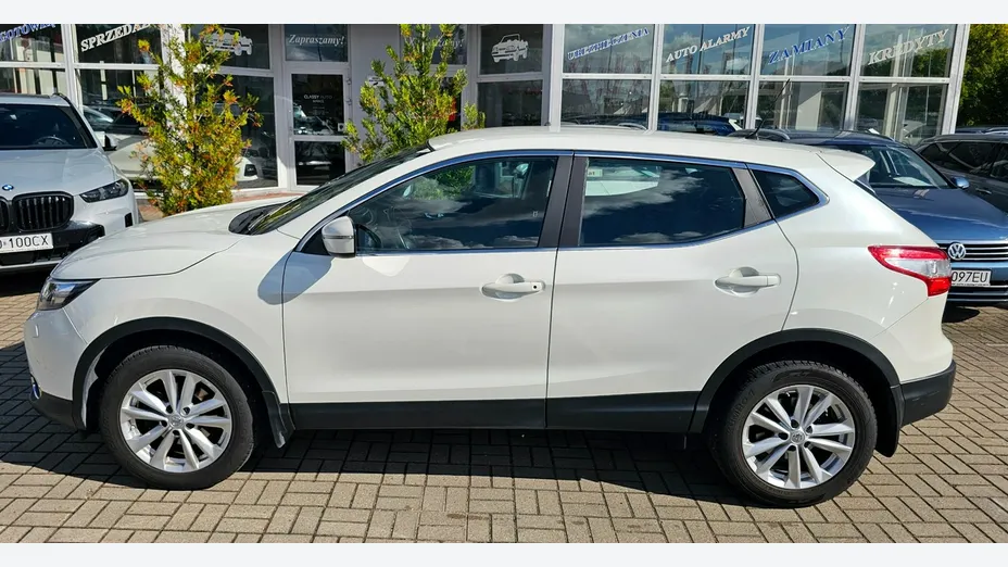 NISSAN Qashqai -