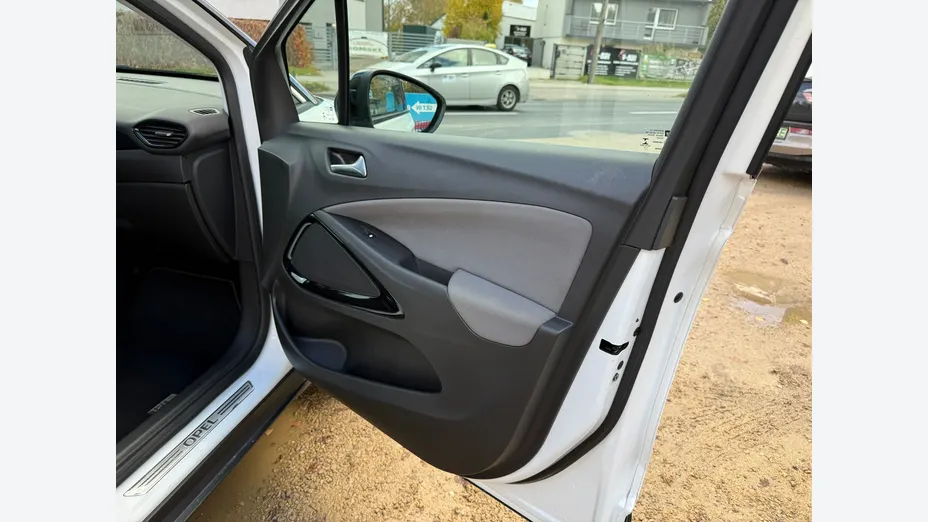 OPEL Crossland X -