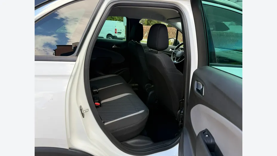 OPEL Crossland X -