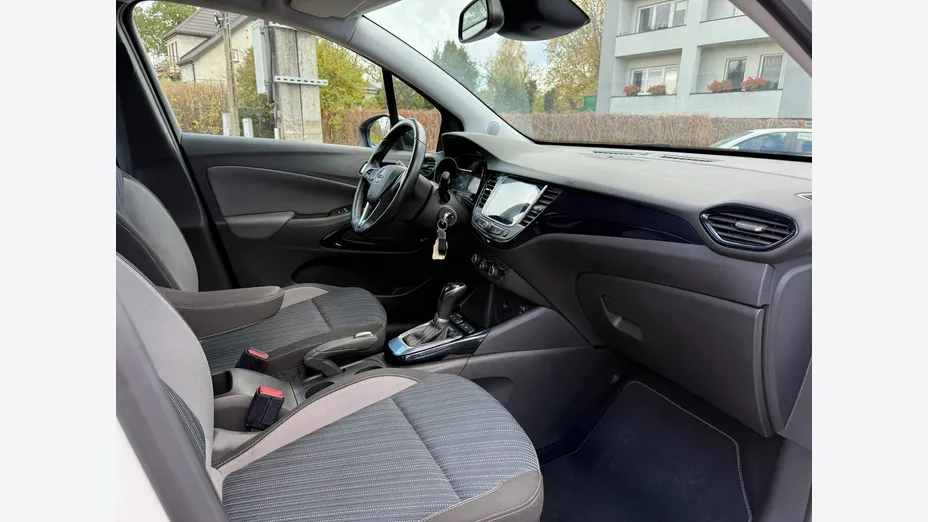 OPEL Crossland X -