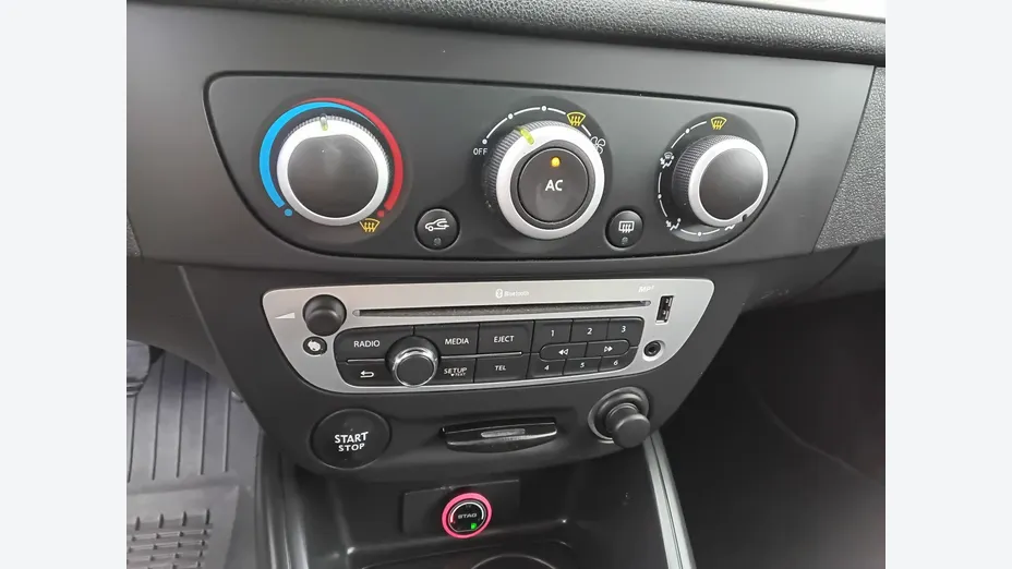 RENAULT Megane -