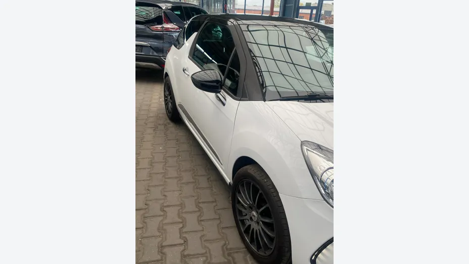 CITROEN DS3 -