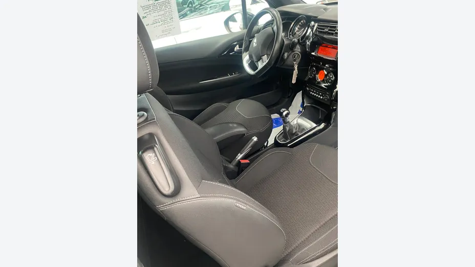 CITROEN DS3 -