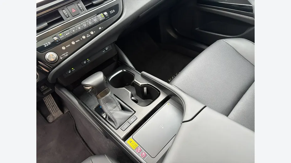 LEXUS ES -