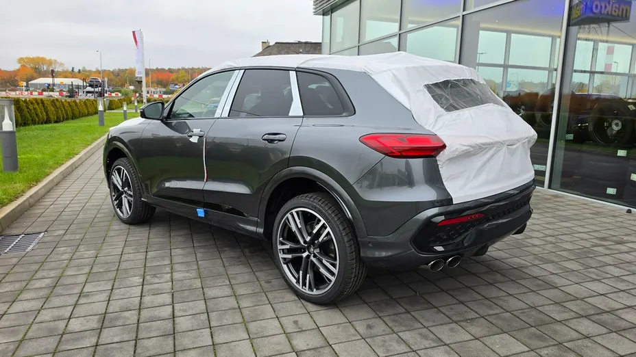 AUDI SQ5 -