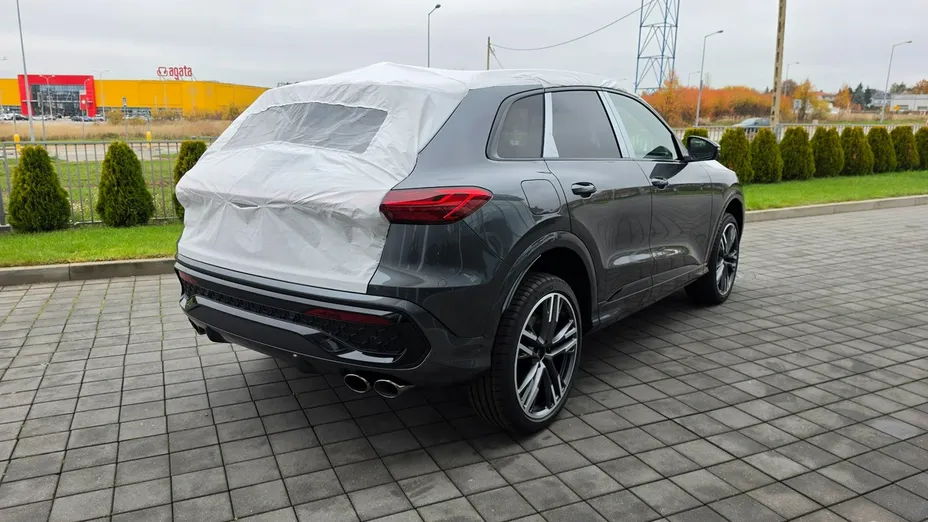 AUDI SQ5 -