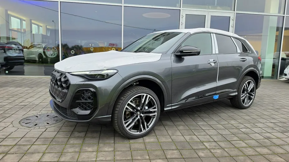 AUDI SQ5 -