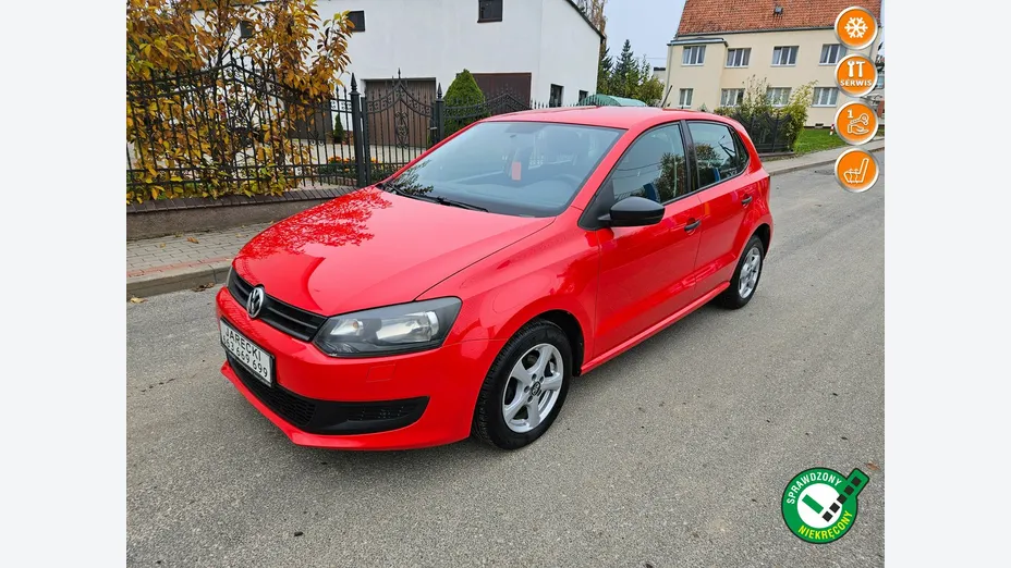 VOLKSWAGEN Polo -