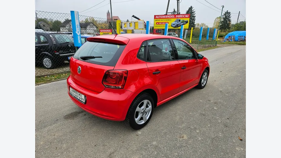 VOLKSWAGEN Polo -