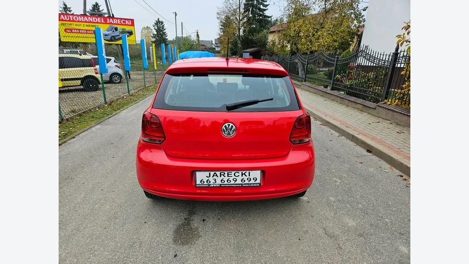 VOLKSWAGEN Polo -